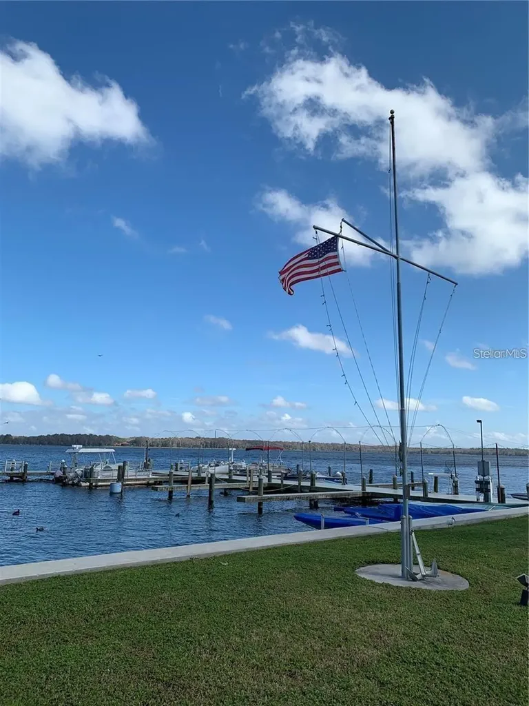105 Freedom Court Palm Harbor FL 34684