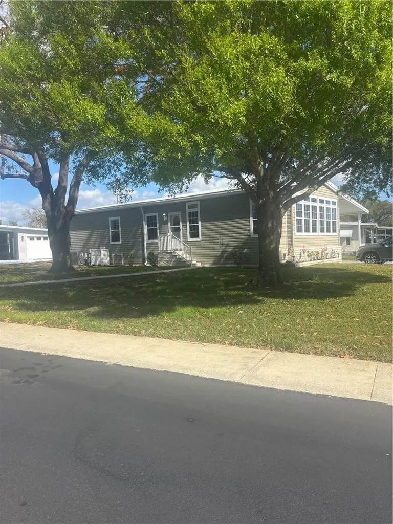 105 Freedom Court Palm Harbor FL 34684