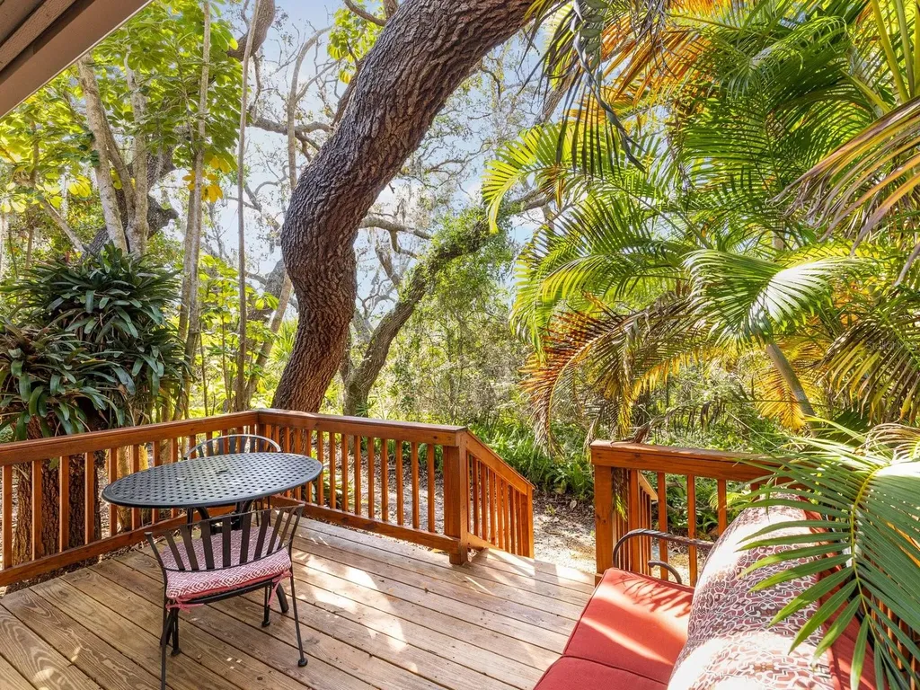 1880 Whispering Way Tarpon Springs FL 34689