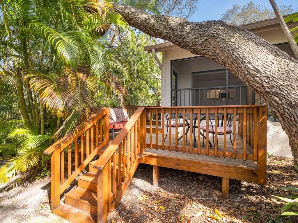 1880 Whispering Way Tarpon Springs FL 34689