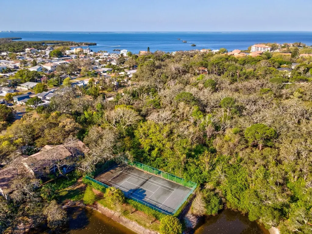 1880 Whispering Way Tarpon Springs FL 34689