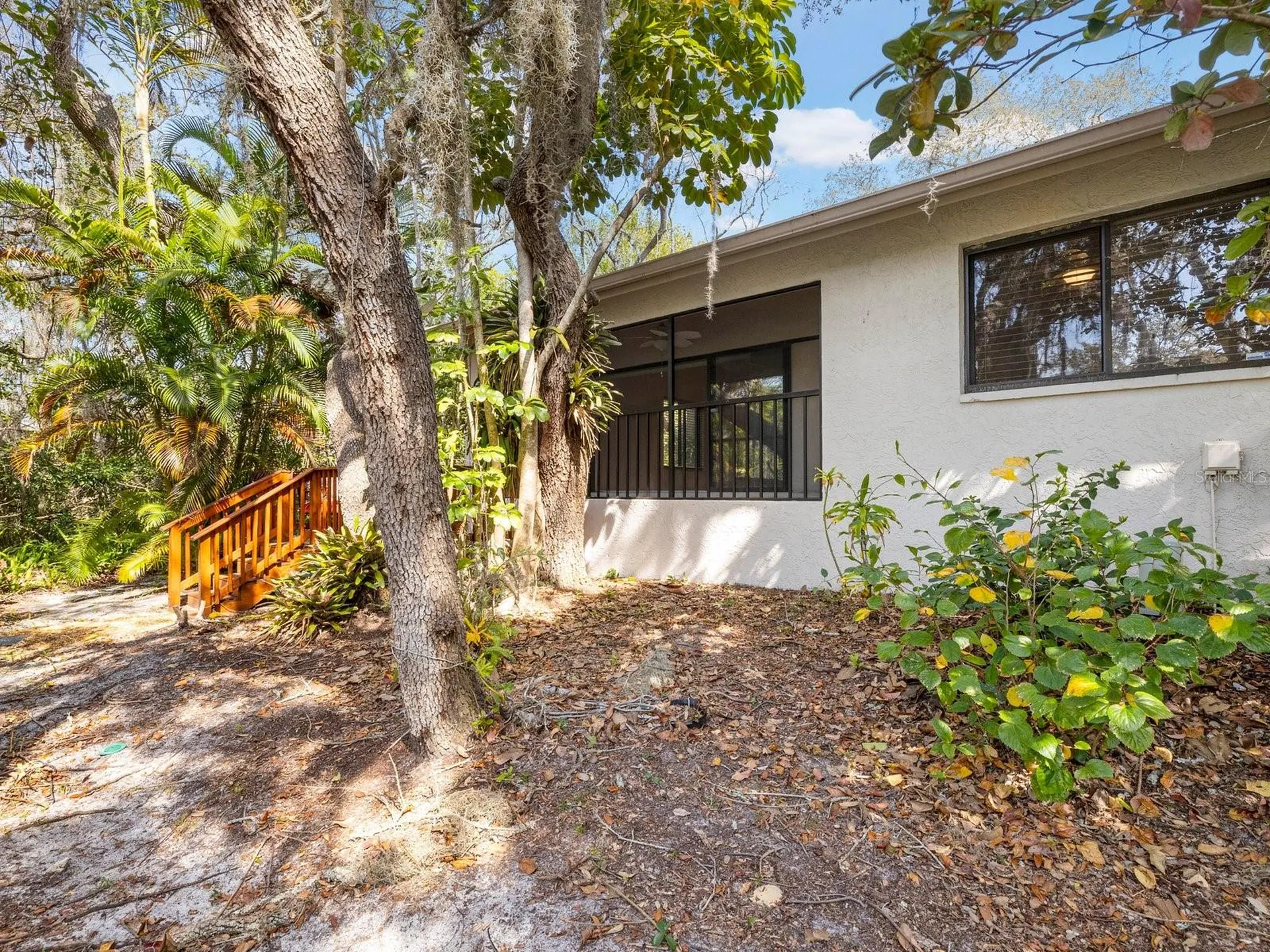 1880 Whispering Way Tarpon Springs FL 34689