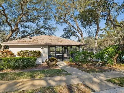 1880 Whispering Way Tarpon Springs FL 34689