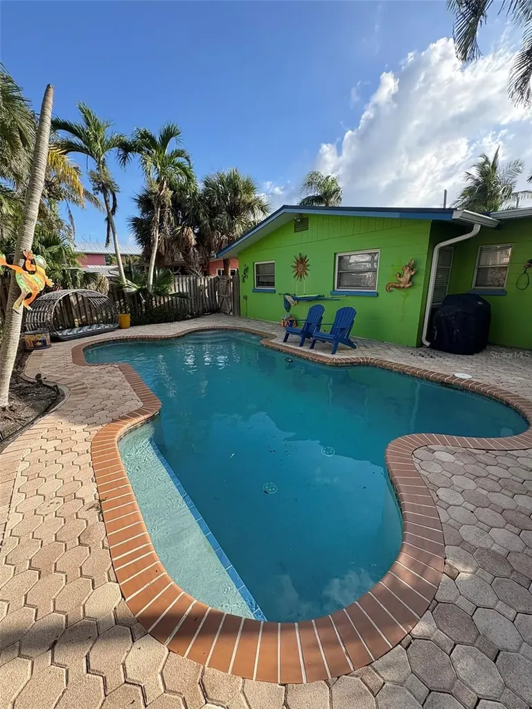 2111 Avenue B Bradenton Beach FL 34217