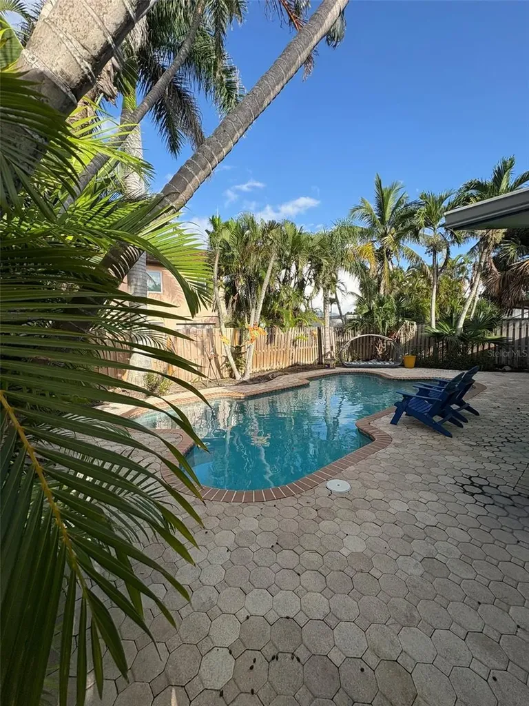 2111 Avenue B Bradenton Beach FL 34217