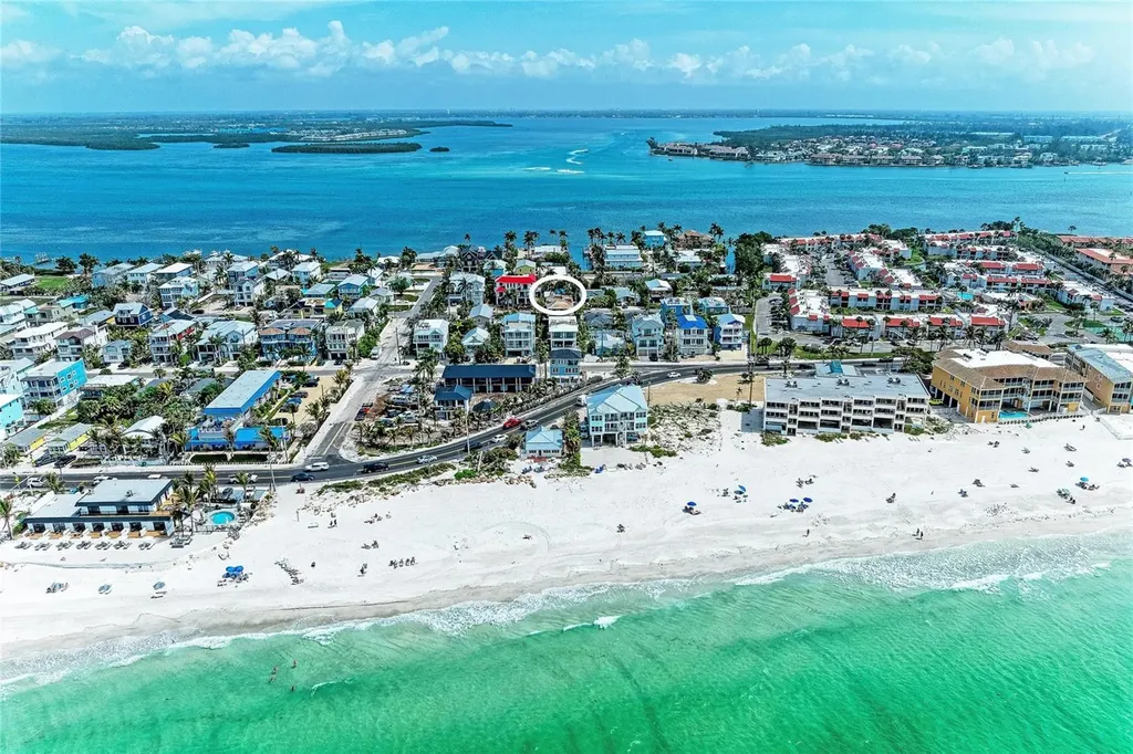 2111 Avenue B Bradenton Beach FL 34217