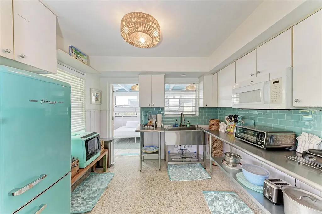 2111 Avenue B Bradenton Beach FL 34217
