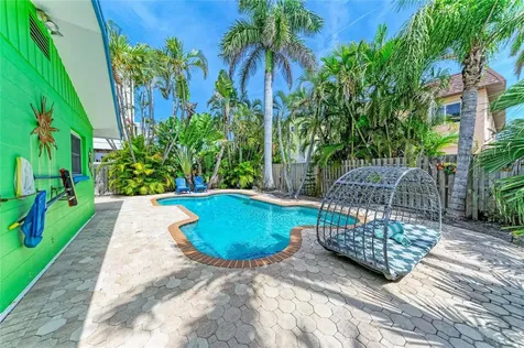 2111 Avenue B Bradenton Beach FL 34217