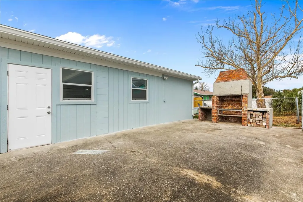 3267 S Peninsula Drive Daytona Beach FL 32118