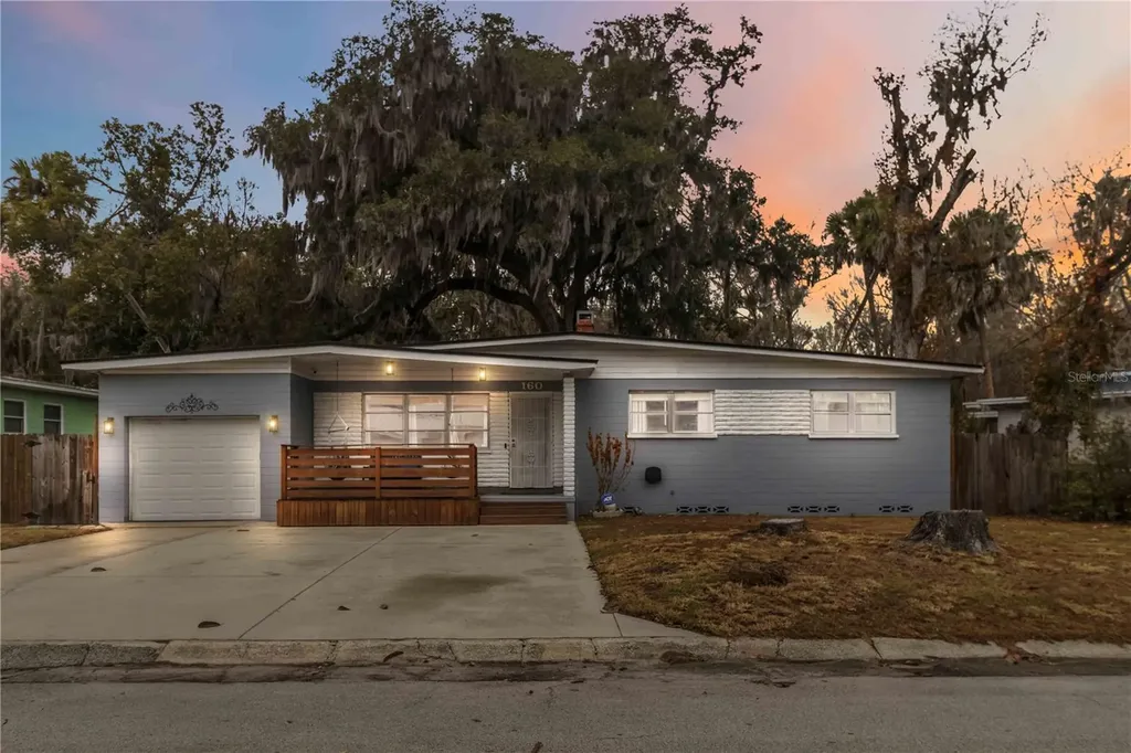 160 Oakwood Drive Daytona Beach FL 32117