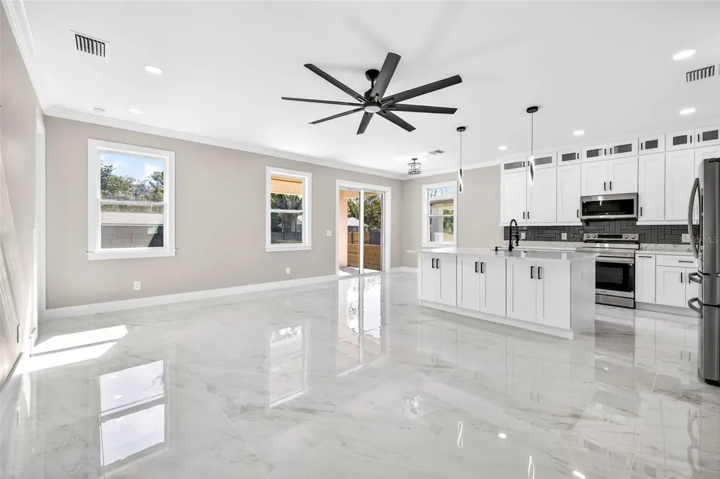 288 Roosevelt Avenue Masaryktown FL 34604