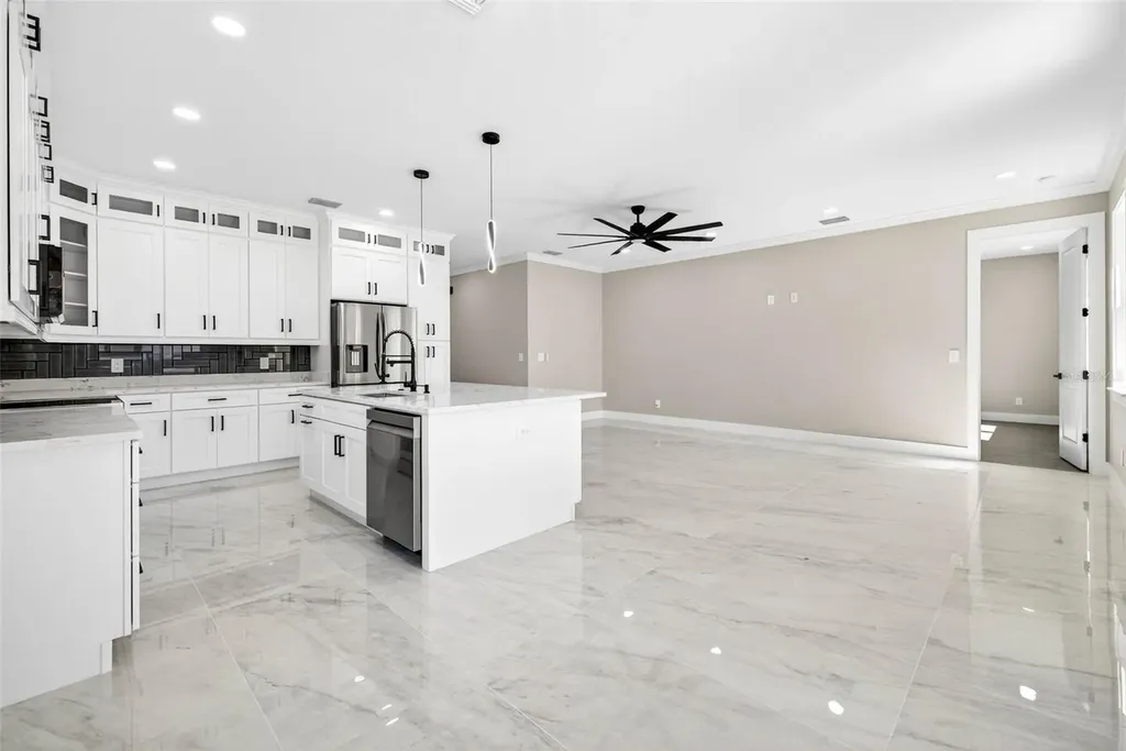 288 Roosevelt Avenue Masaryktown FL 34604