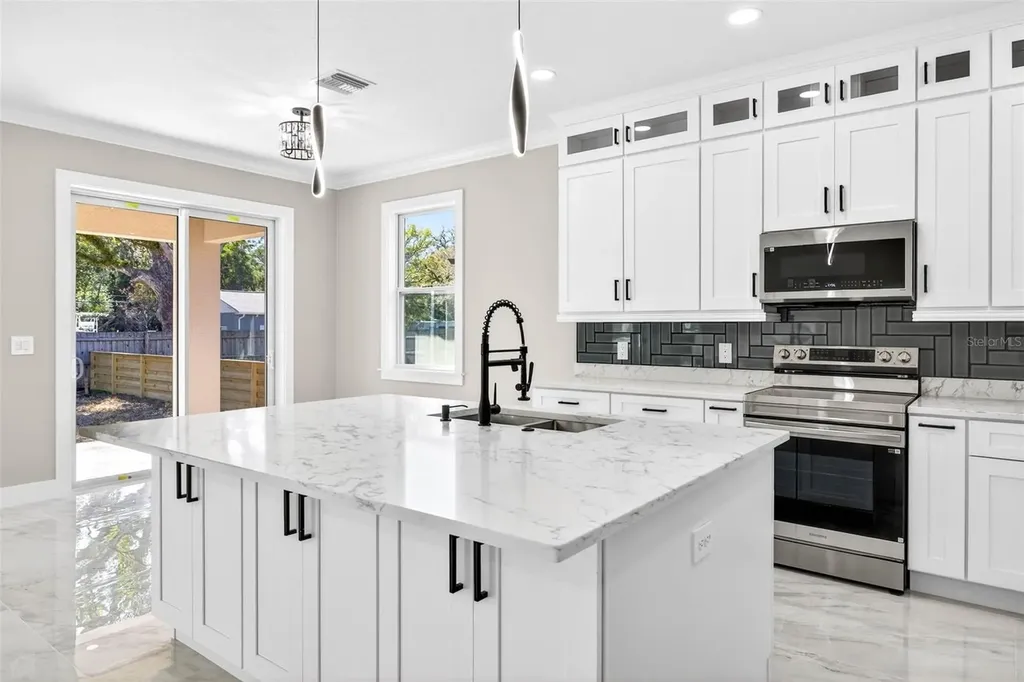 288 Roosevelt Avenue Masaryktown FL 34604