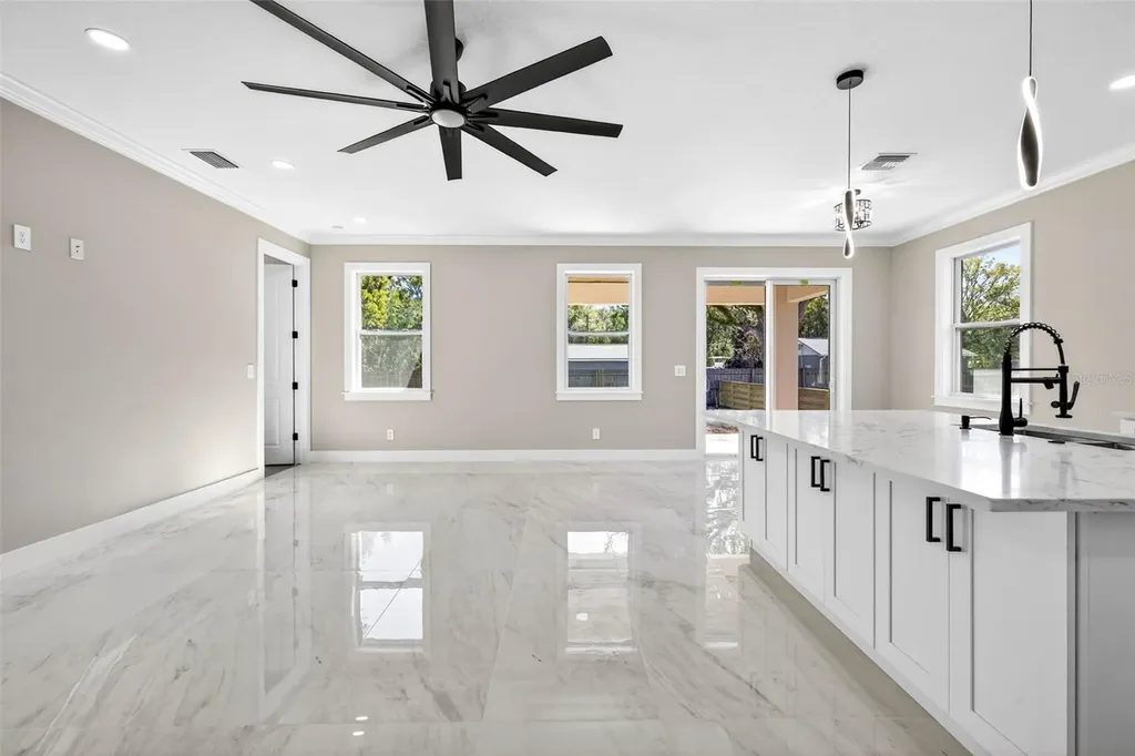 288 Roosevelt Avenue Masaryktown FL 34604