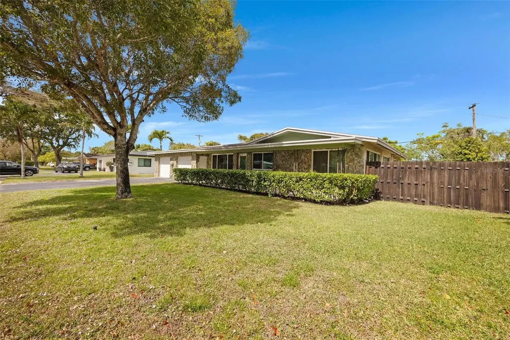 6101 Pine Terrace Plantation FL 33317