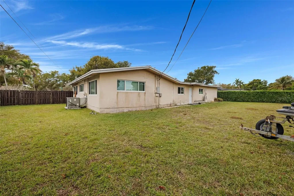 6101 Pine Terrace Plantation FL 33317