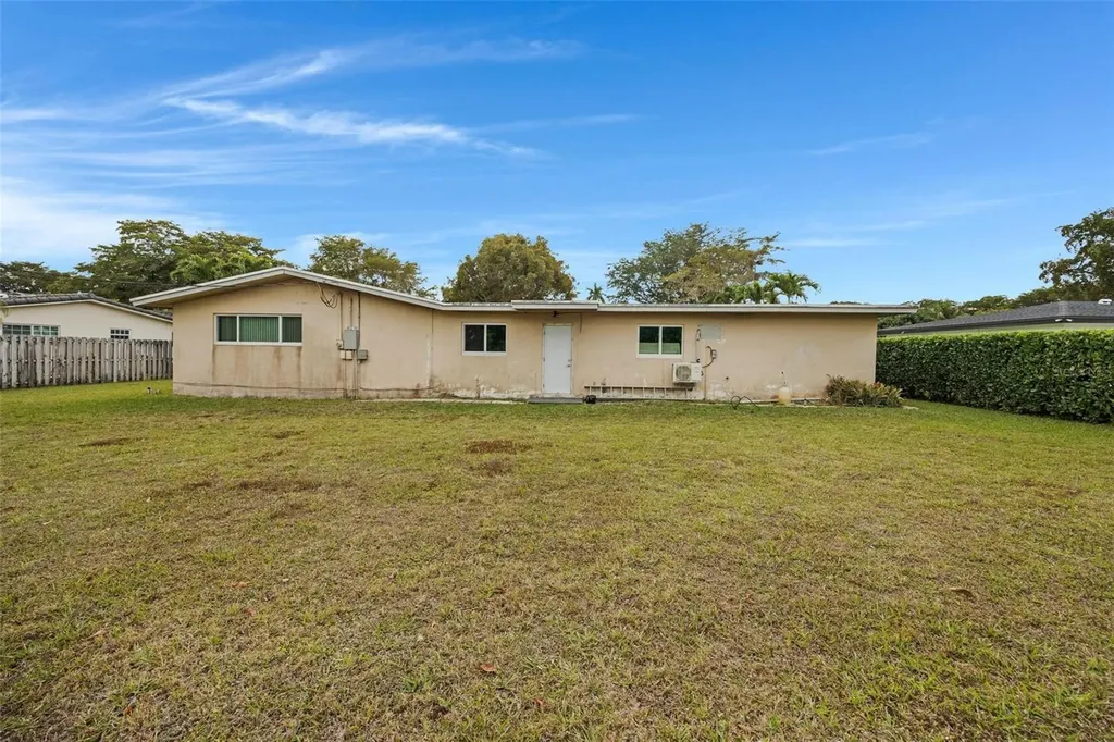 6101 Pine Terrace Plantation FL 33317