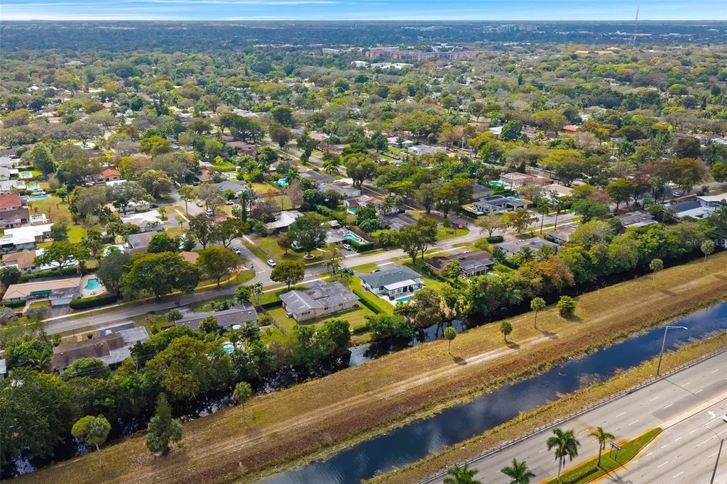 6101 Pine Terrace Plantation FL 33317