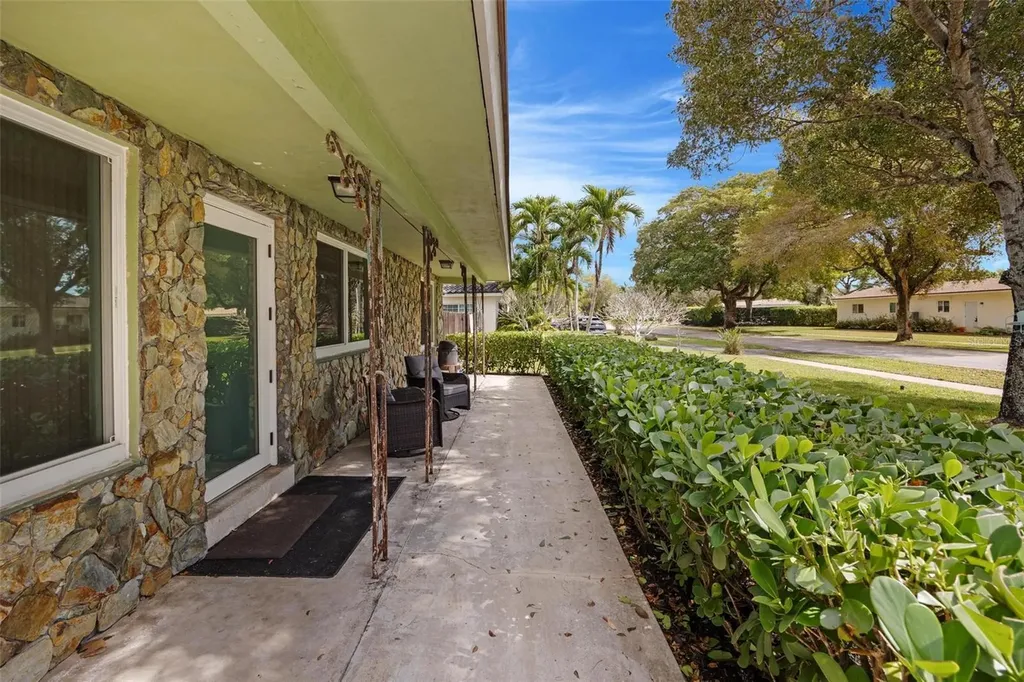 6101 Pine Terrace Plantation FL 33317