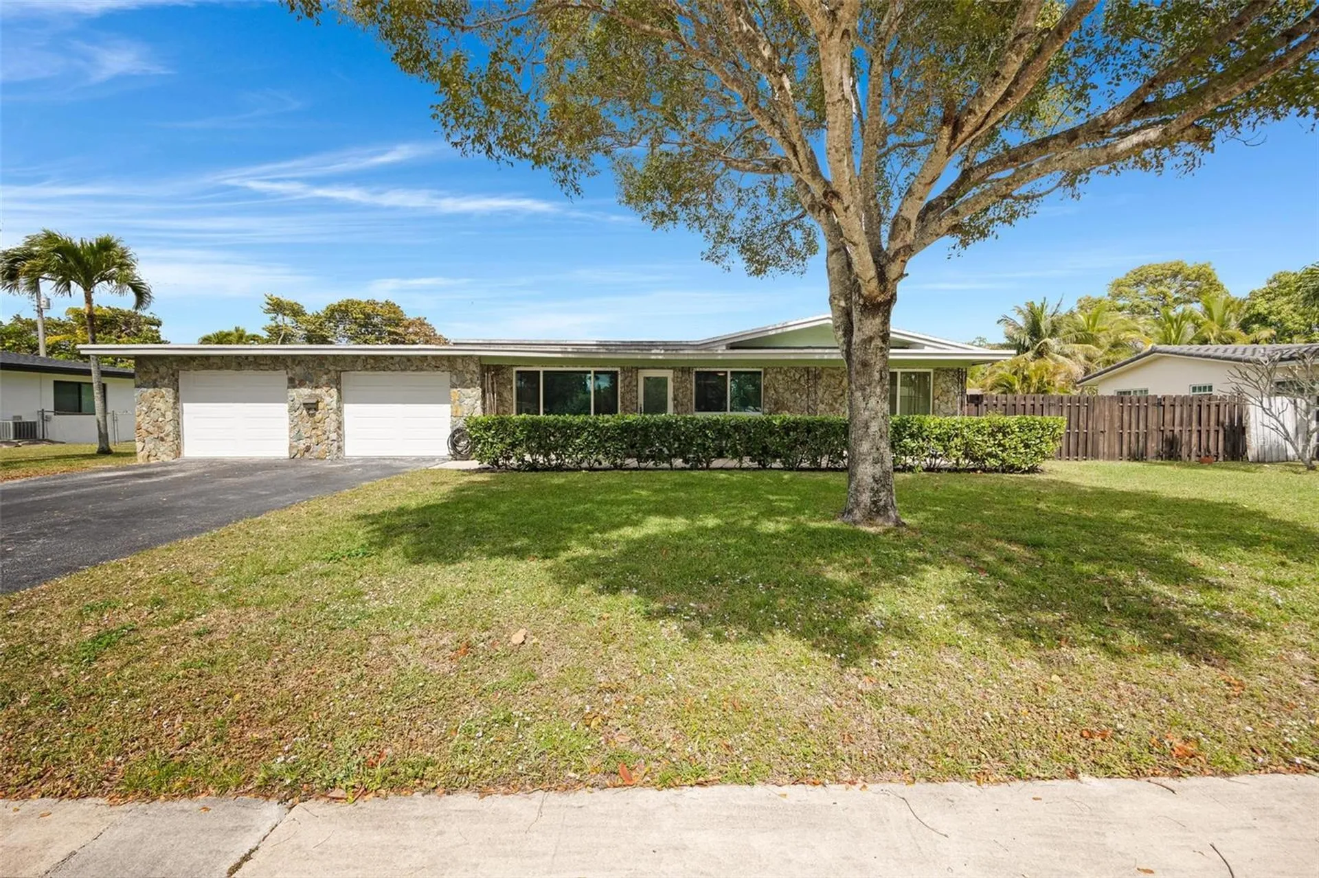 6101 Pine Terrace Plantation FL 33317