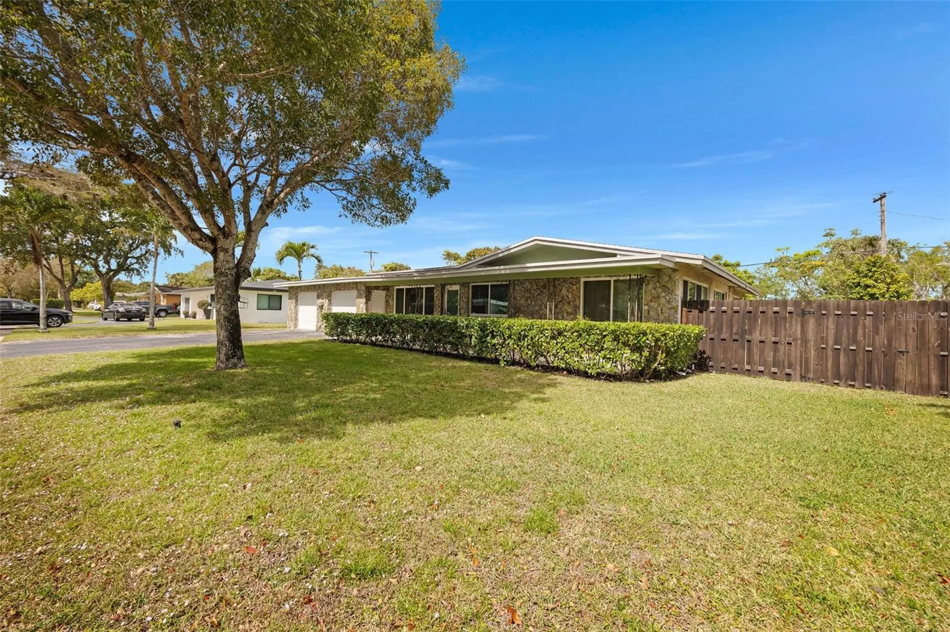 6101 Pine Terrace Plantation FL 33317