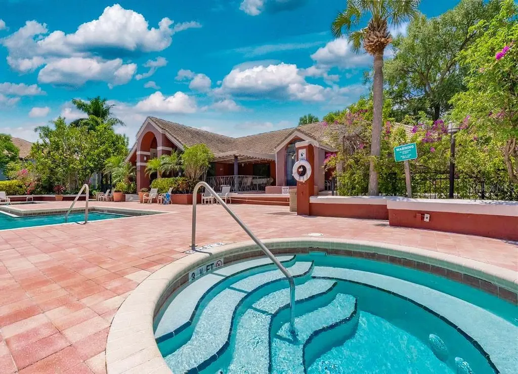10265 Gandy Boulevard N St Petersburg FL 33702