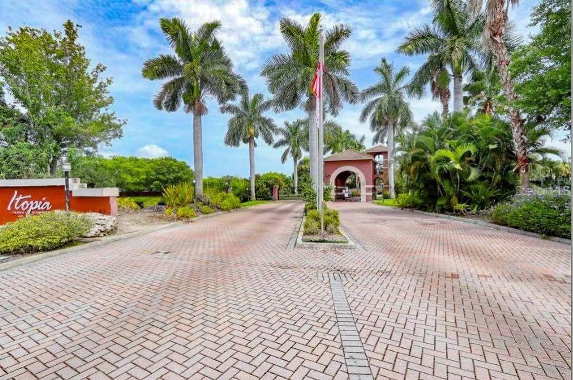 10265 Gandy Boulevard N St Petersburg FL 33702