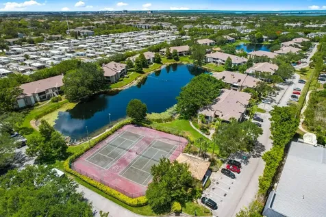 10265 Gandy Boulevard N St Petersburg FL 33702