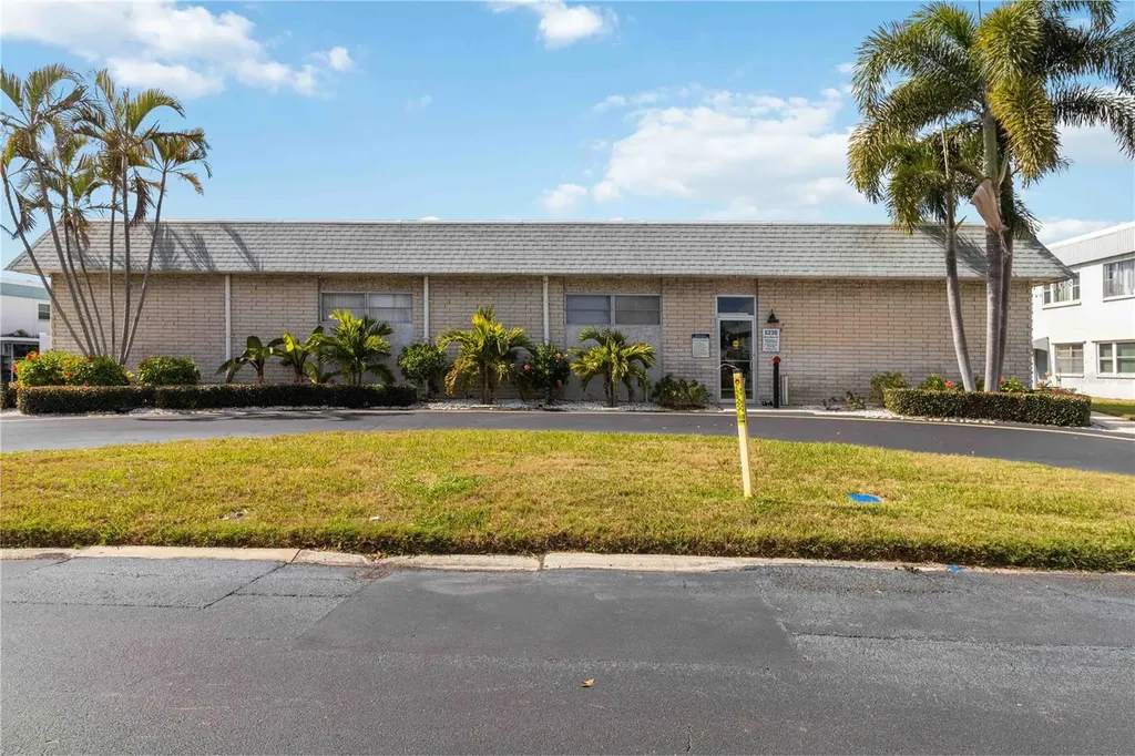 5347 81st Lane St Petersburg FL 33709