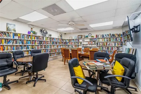 5347 81st Lane St Petersburg FL 33709