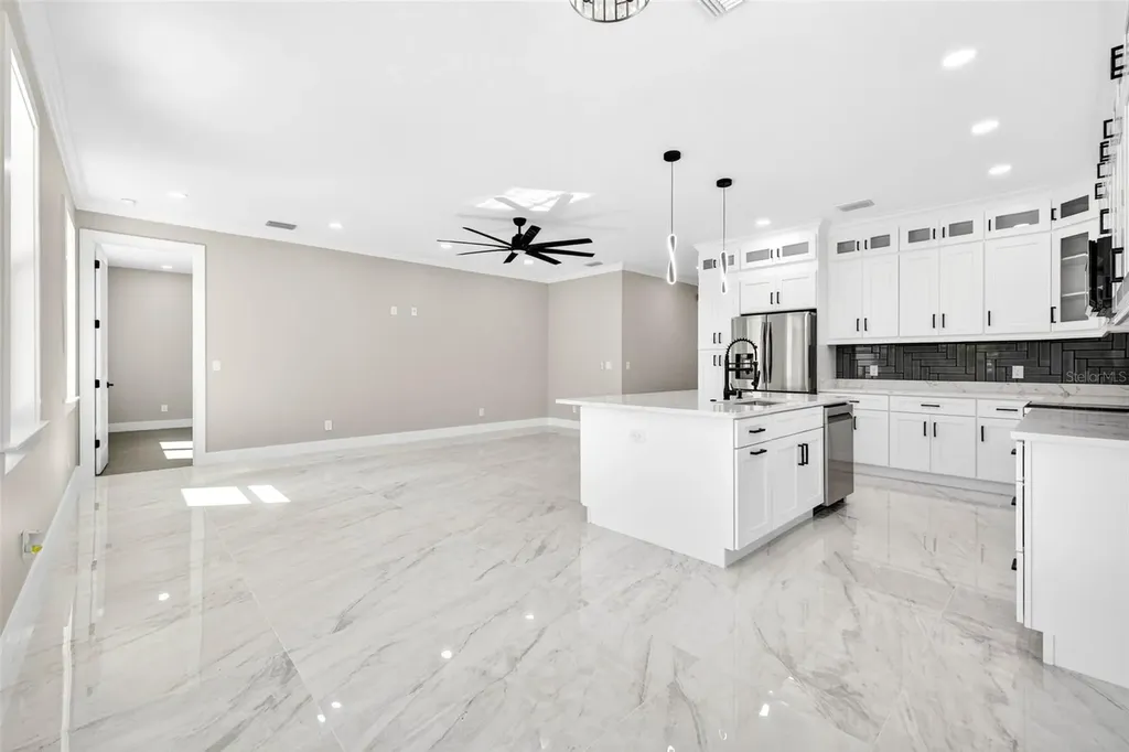 284 Roosevelt Avenue Masaryktown FL 34604