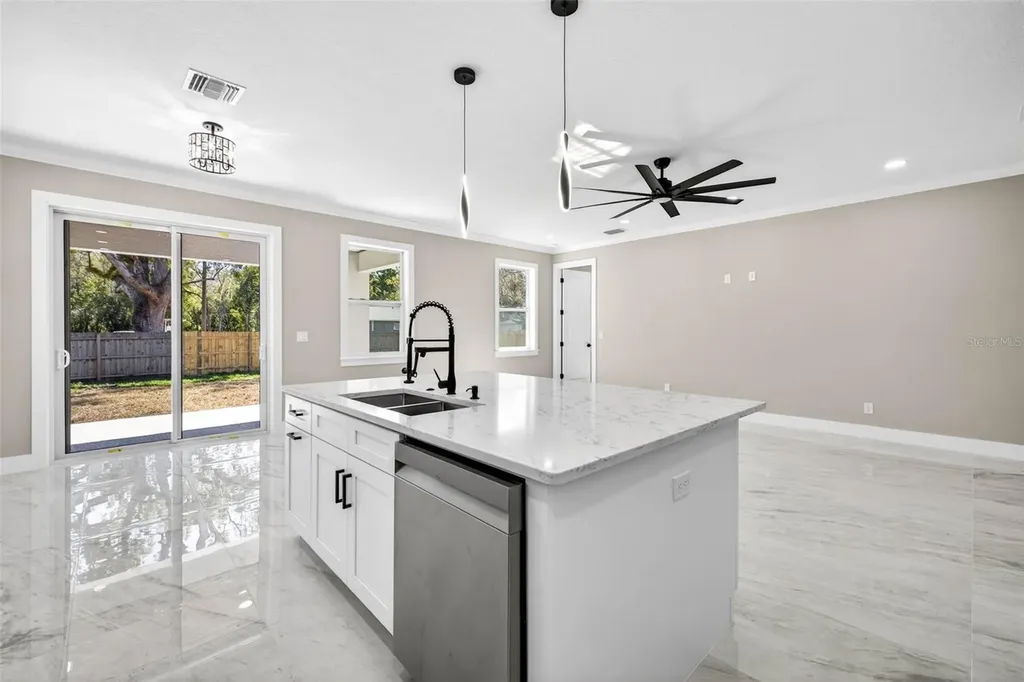 284 Roosevelt Avenue Masaryktown FL 34604