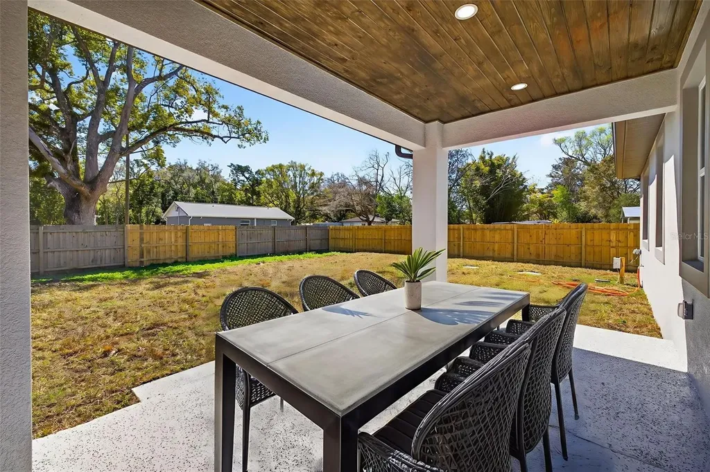 284 Roosevelt Avenue Masaryktown FL 34604