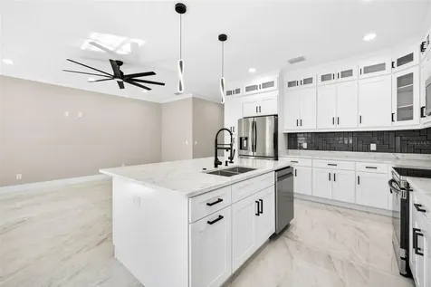 284 Roosevelt Avenue Masaryktown FL 34604