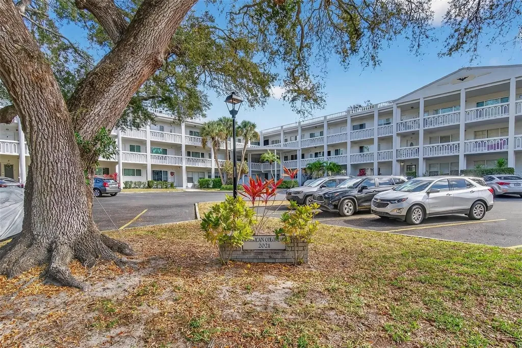2021 Australia Way W Clearwater FL 33763