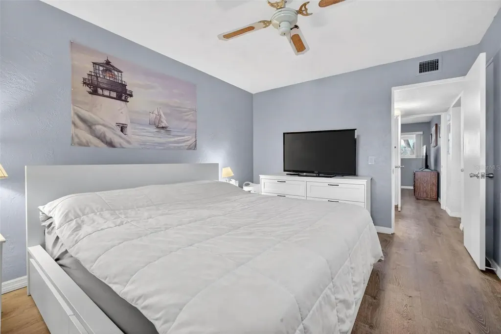 2021 Australia Way W Clearwater FL 33763