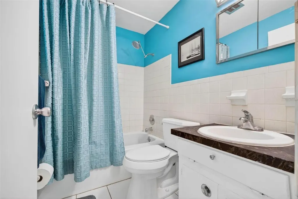 2021 Australia Way W Clearwater FL 33763