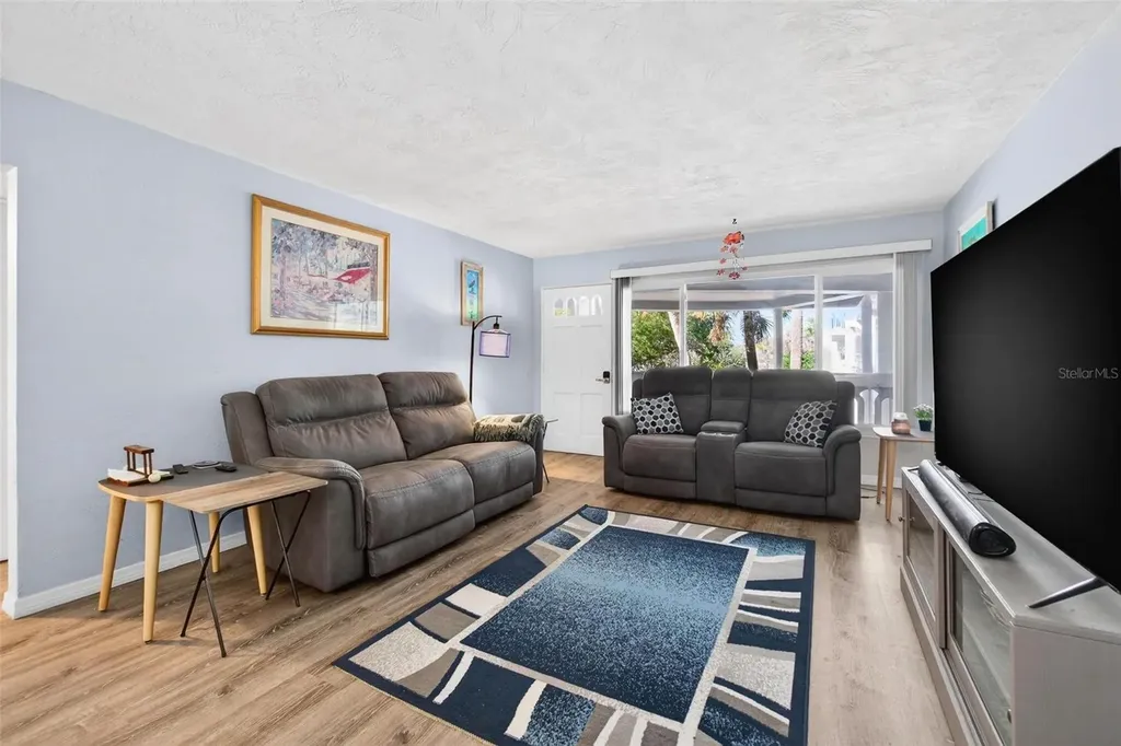 2021 Australia Way W Clearwater FL 33763
