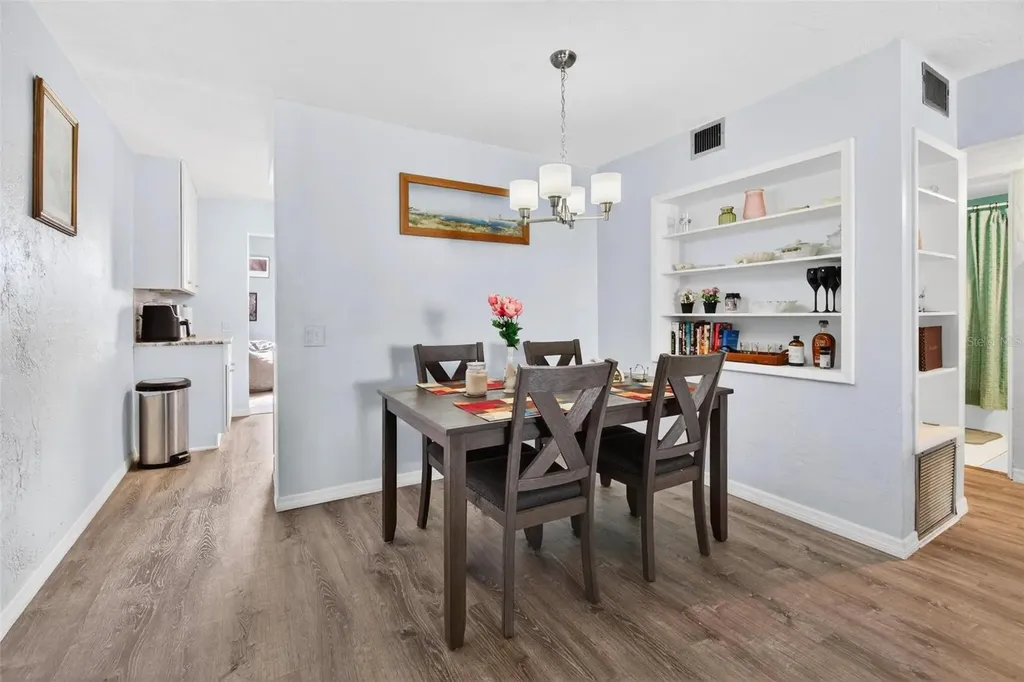 2021 Australia Way W Clearwater FL 33763