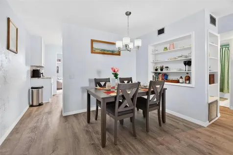 2021 Australia Way W Clearwater FL 33763