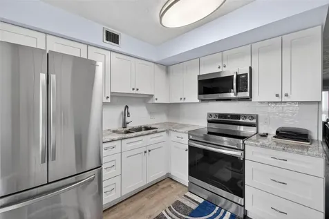 2021 Australia Way W Clearwater FL 33763
