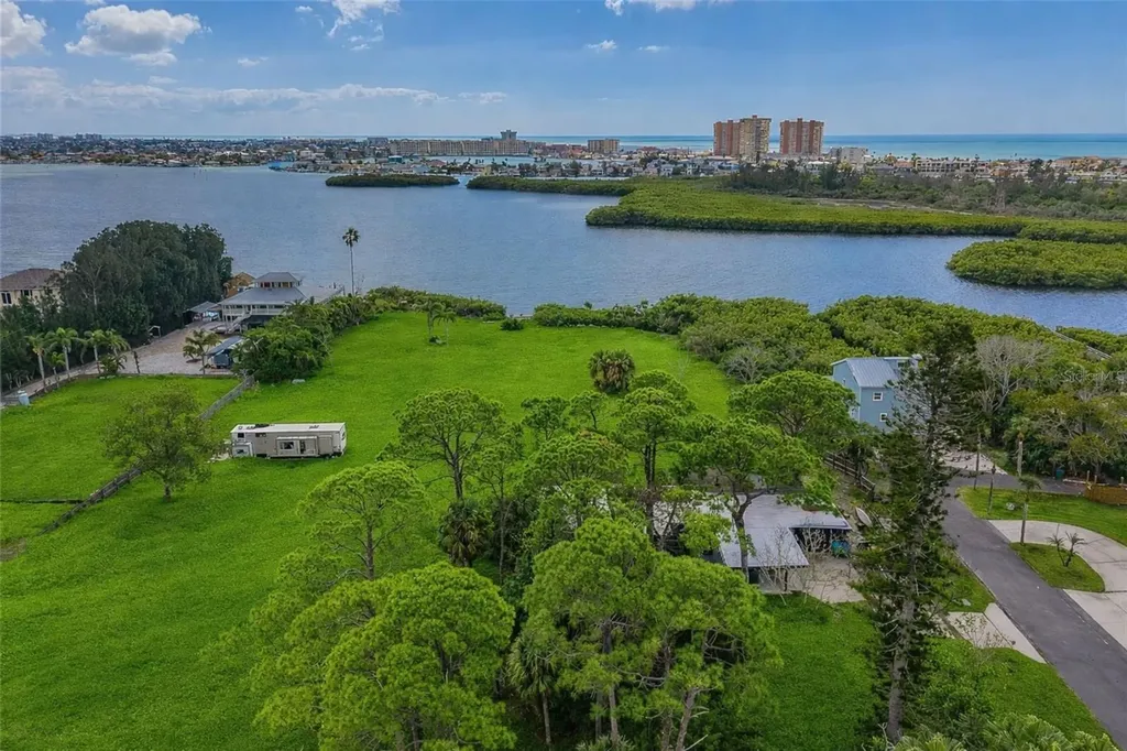13798 74th Avenue Seminole FL 33776