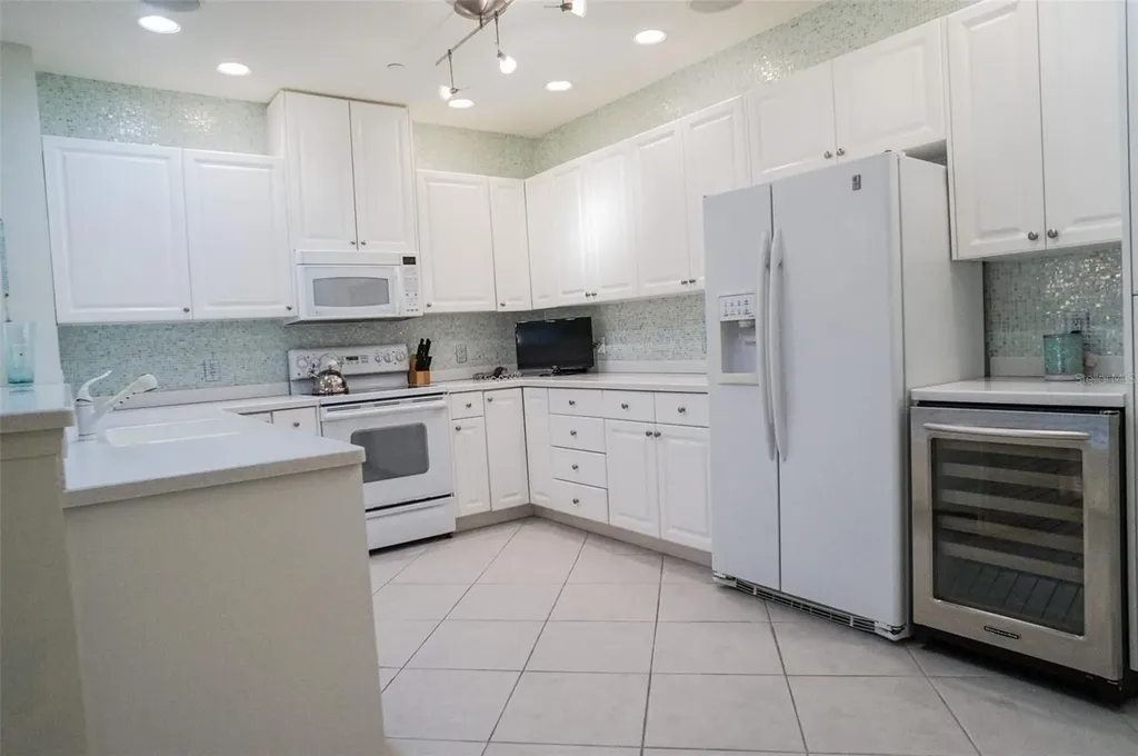 505 Mandalay Avenue Clearwater Beach FL 33767