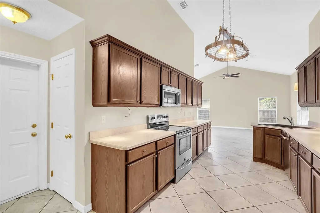 1422 Saffron Trail Deland FL 32724