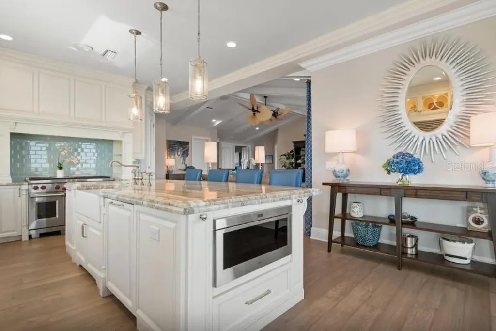 110 10th Street S Bradenton Beach FL 34217