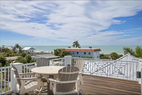 110 10th Street S Bradenton Beach FL 34217