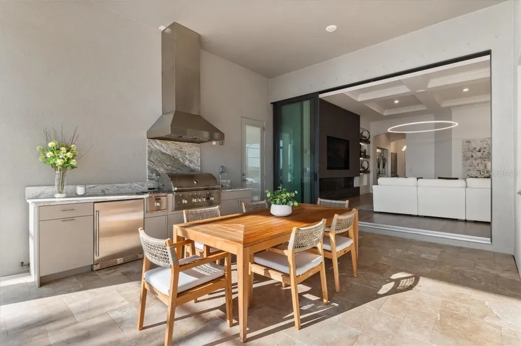 7865 Mainsail Lane Sarasota FL 34240