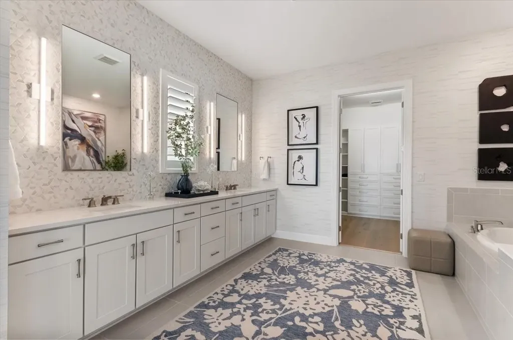 7865 Mainsail Lane Sarasota FL 34240