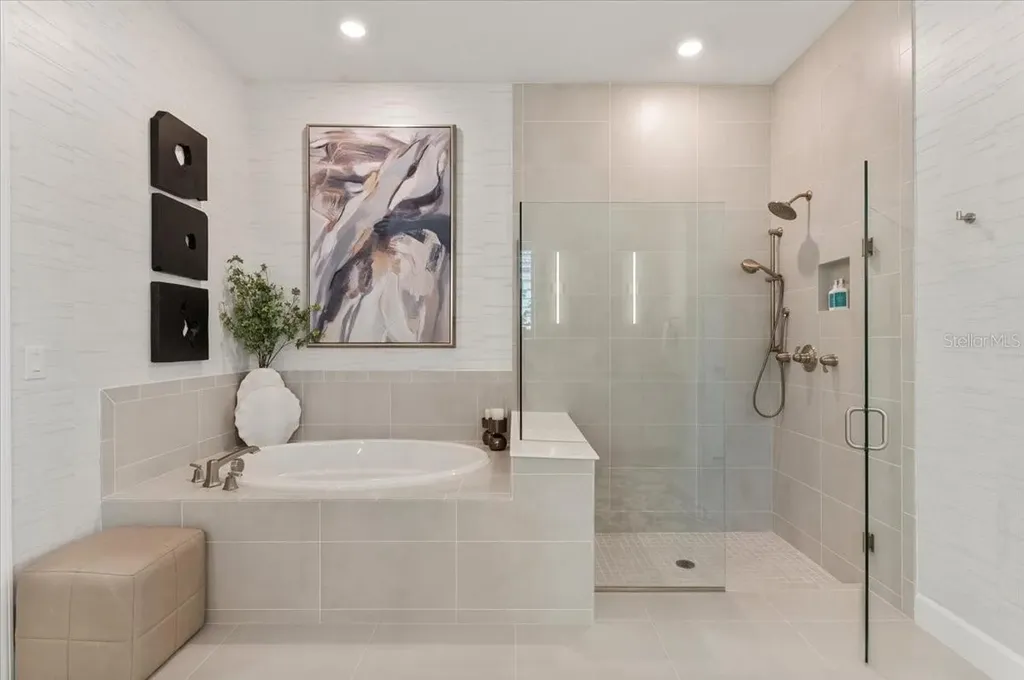 7865 Mainsail Lane Sarasota FL 34240