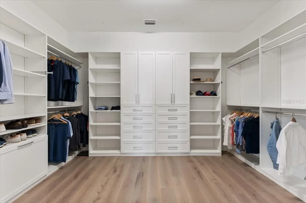 7865 Mainsail Lane Sarasota FL 34240